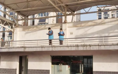 綠水青山，你我共建丨安徽阜陽市成效中學(xué)舉行主題升旗儀式
