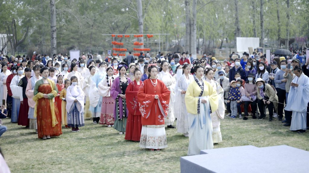 華服蹁躚驚鴻影，群芳斗艷百花開——這樣的花朝節(jié)，你心動了嗎？