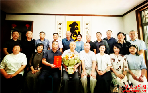 中華詩詞學會“百歲詩翁”榮譽證書頒發(fā)儀式 暨安徽省詩詞學會阜陽調(diào)研座談會舉行